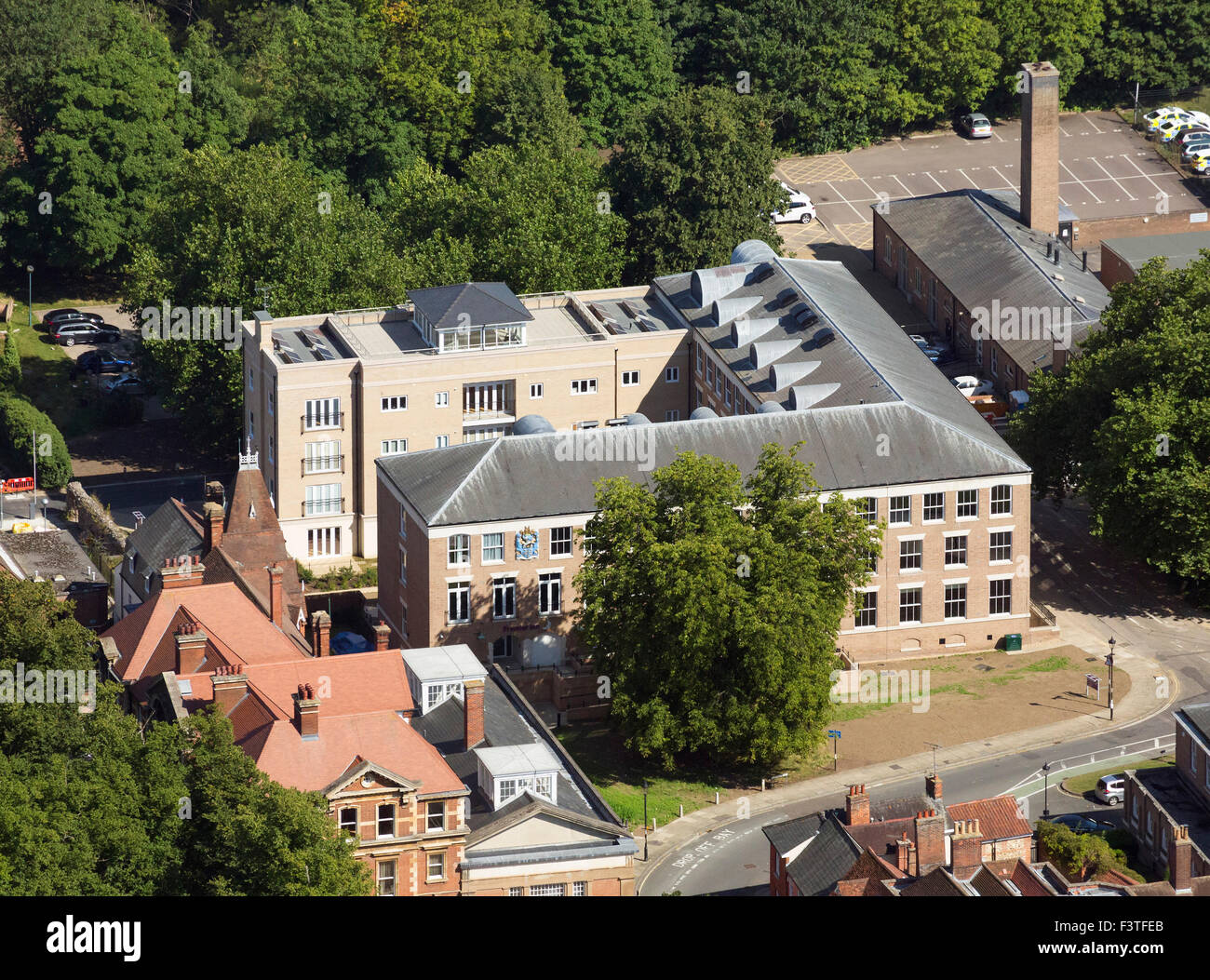 Shire Hall à Bury St Edmunds, Suffolk, UK, auparavant utilisé par le conseil de comté de Suffolk mais maintenant converti en Premier Inn Banque D'Images