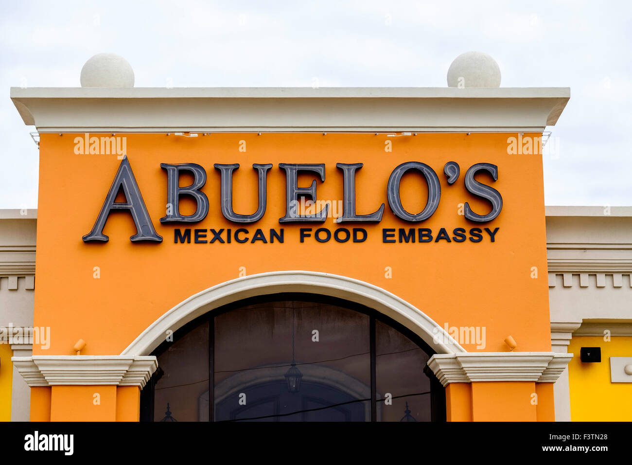 L'extérieur de l'Abuelo's Mexican Food ambassade, un restaurant servant une cuisine mexicaine à Oklahoma City, Oklahoma, USA. États-unis, États-Unis Banque D'Images