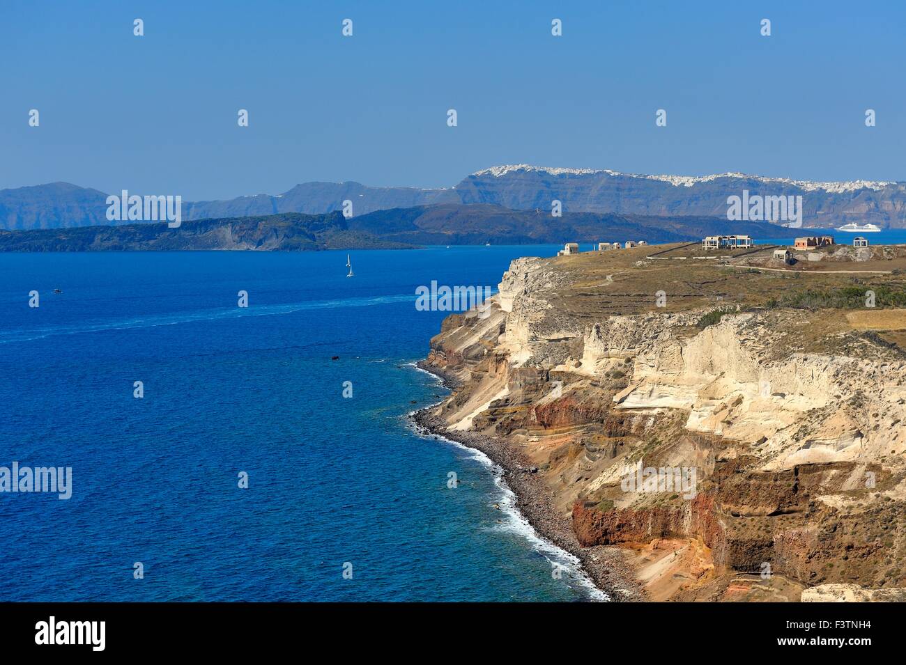 La côte volcanique de Santorin Grèce Banque D'Images
