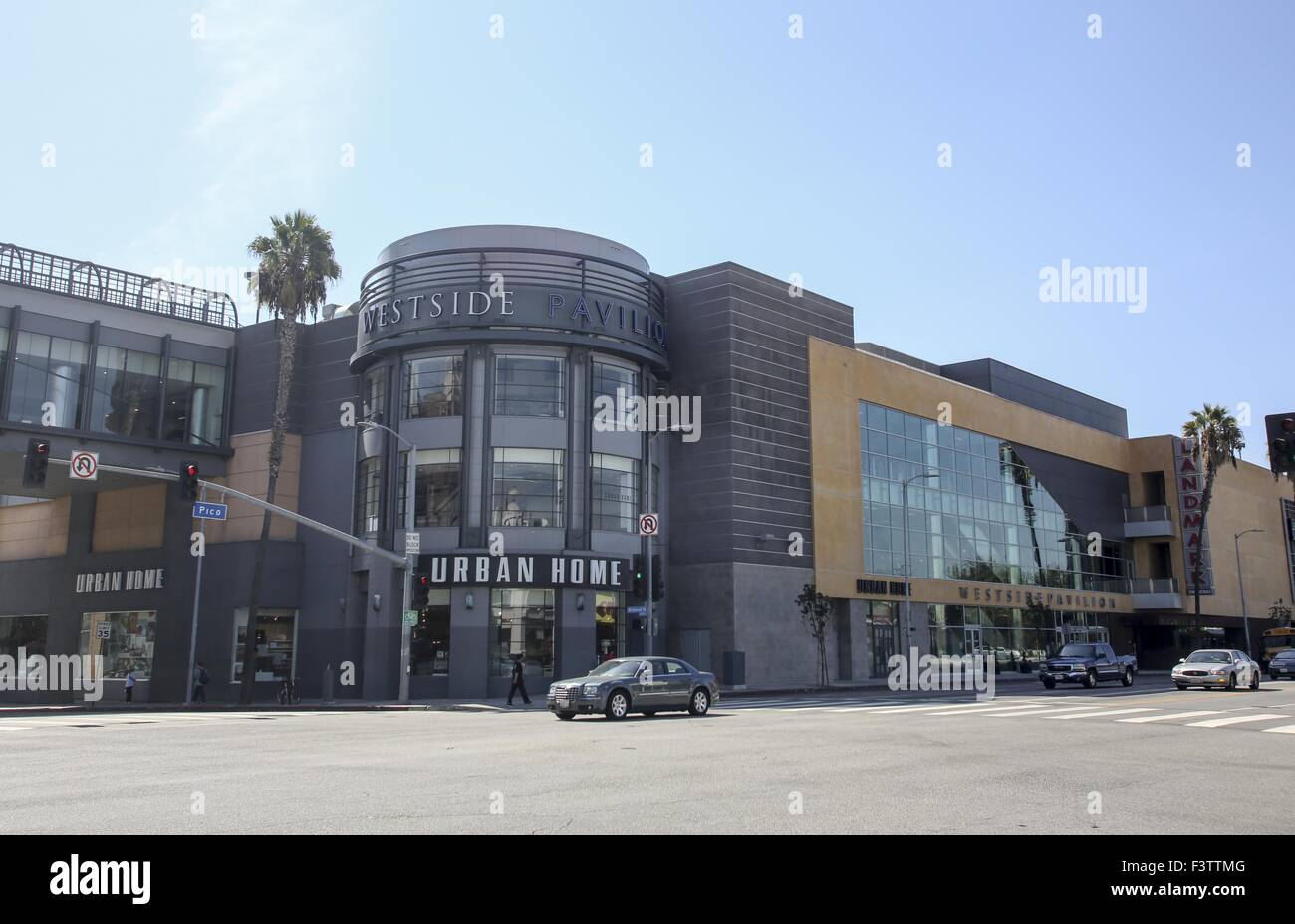 Los Angeles, Californie, USA. 7 Oct, 2015. Westside Pavilion n West Los Angeles. © Ringo Chiu/ZUMA/Alamy Fil Live News Banque D'Images