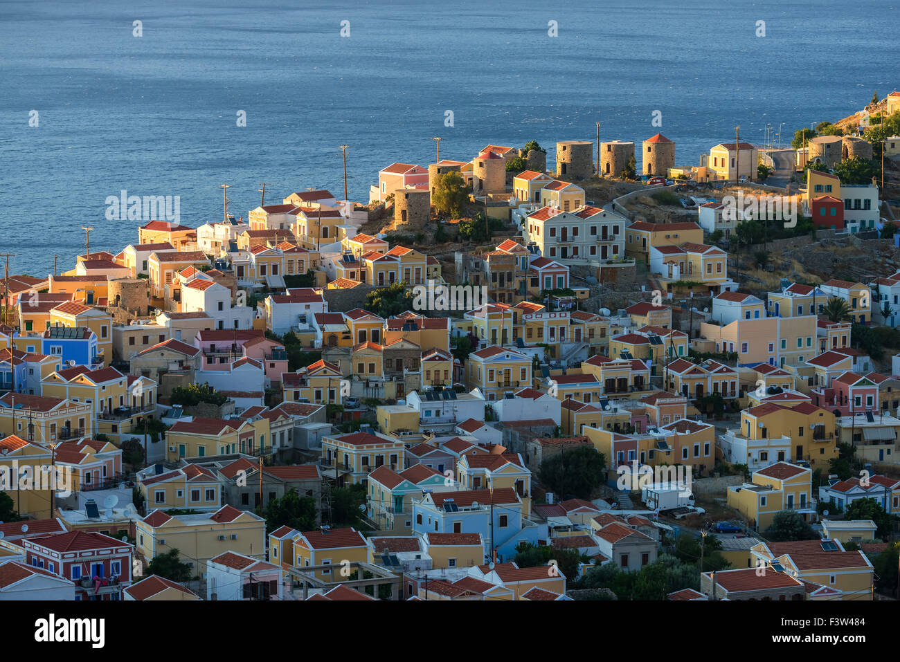 Maisons traditionnelles de l'île de Symi, Grèce Banque D'Images