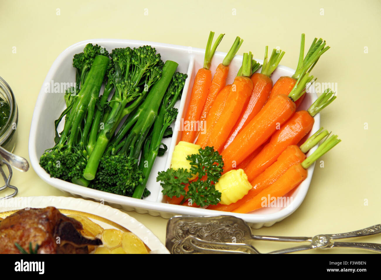 Broccolini et carottes Banque D'Images