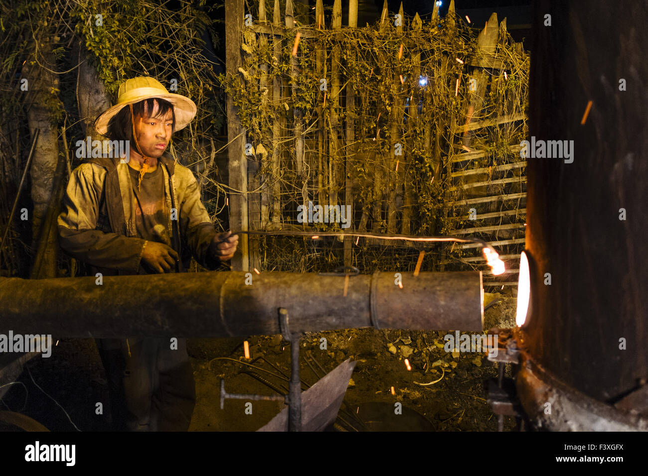 Metal Casting, Nyaung Shwe, Myanmar Banque D'Images