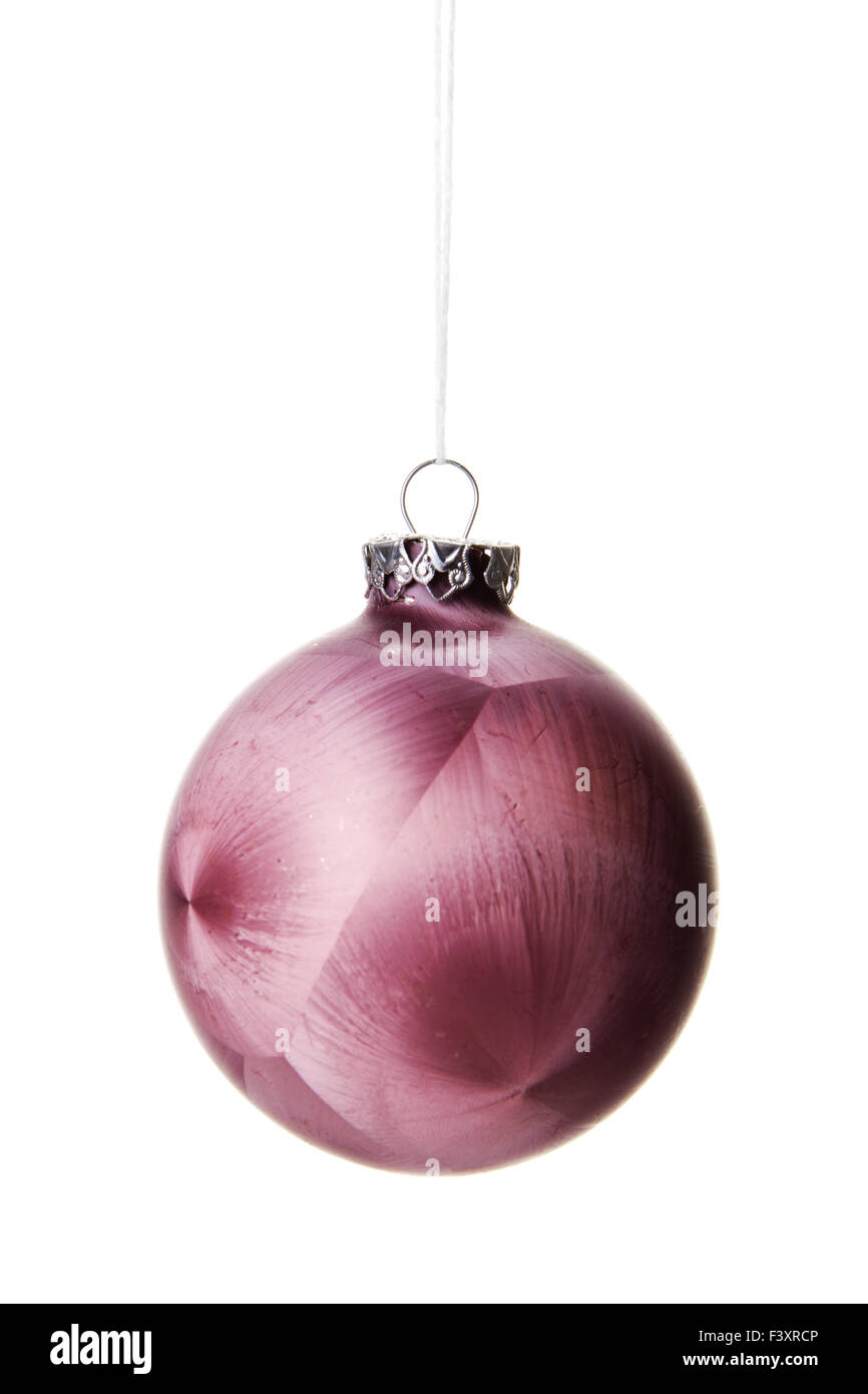 Boule de Noël rose avec le modèle isolé Banque D'Images