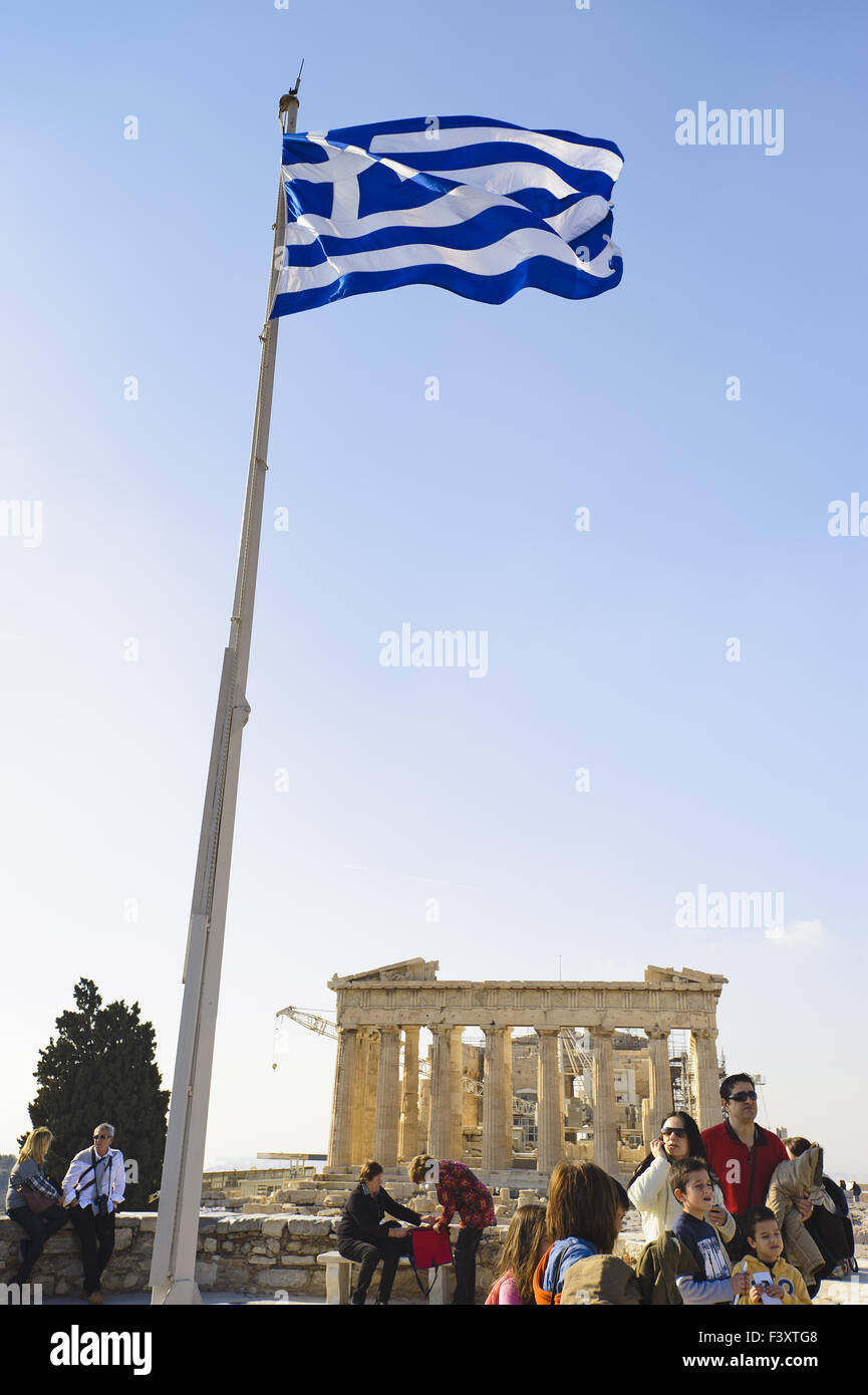 Drapeau grec, Acropole, Athènes, Grèce Banque D'Images