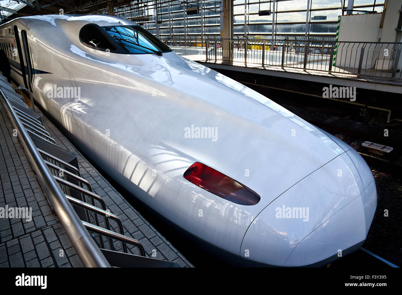 Le Japon, l'île de Honshu, Kansai, Kyoto, le train Shinkansen. Banque D'Images