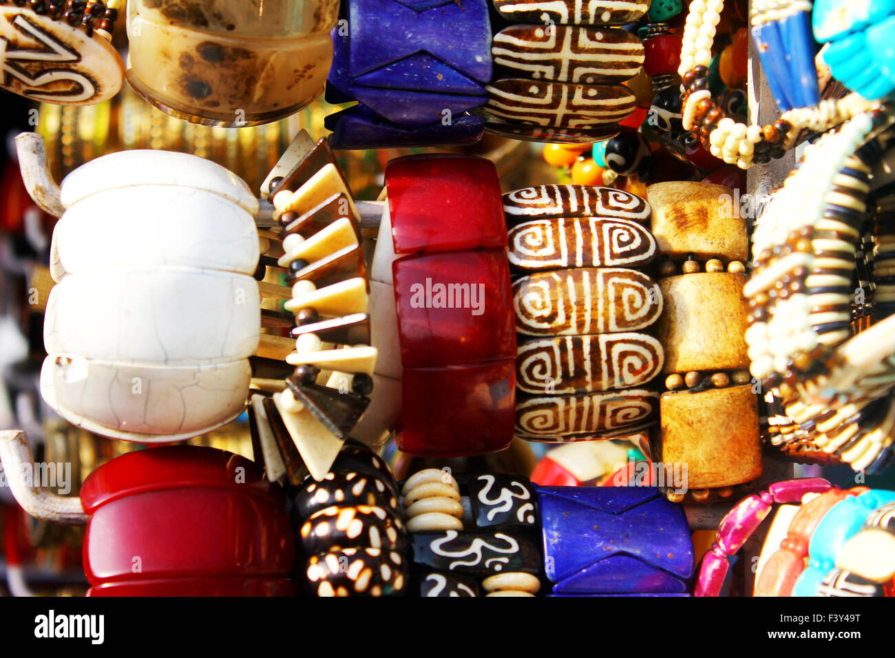 Bracelets multi couleur Banque D'Images