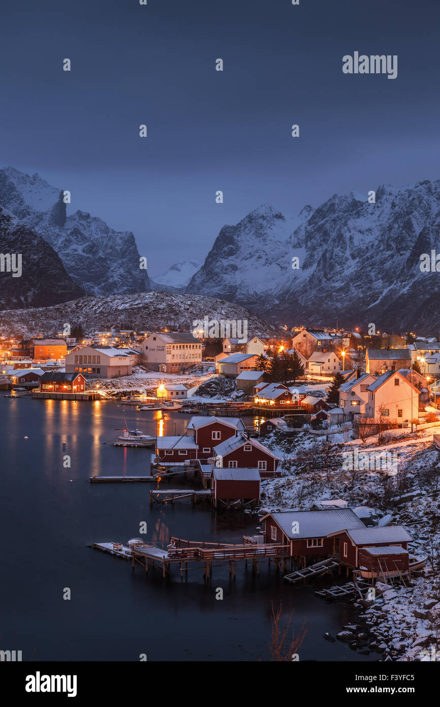 Reine (Norvège) la nuit Banque D'Images