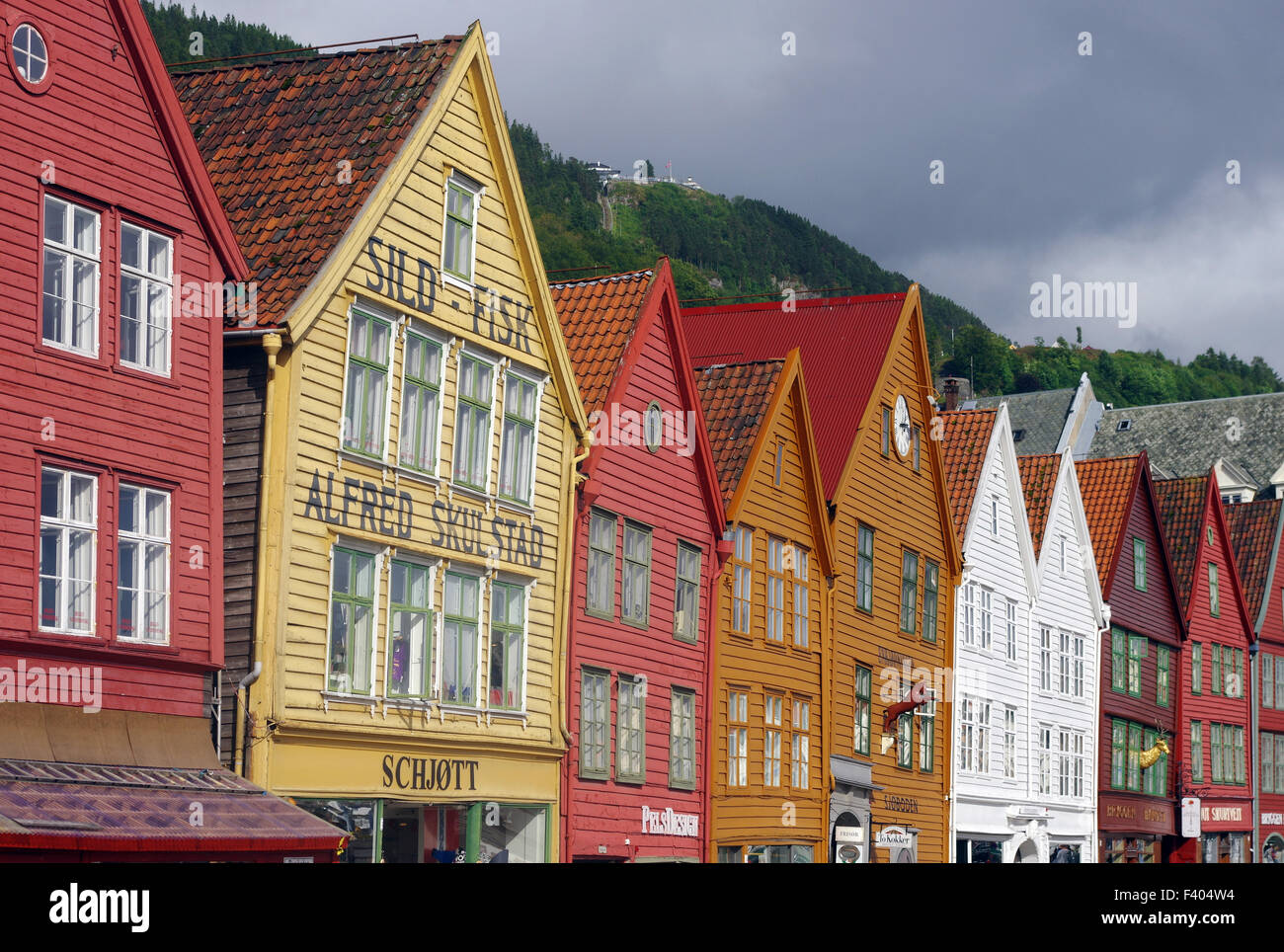 Vieilles maisons rénovées à Bergen Banque D'Images