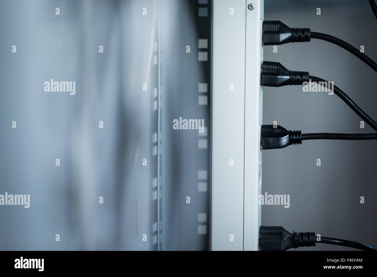 Les serveurs de réseau informatique en data room Banque D'Images