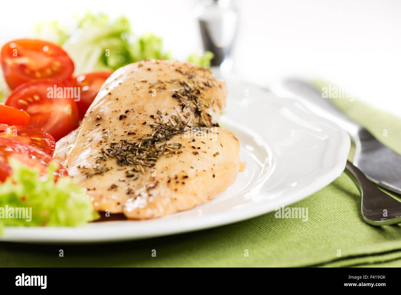 Rencontrez poulet sur la plaque close up Banque D'Images