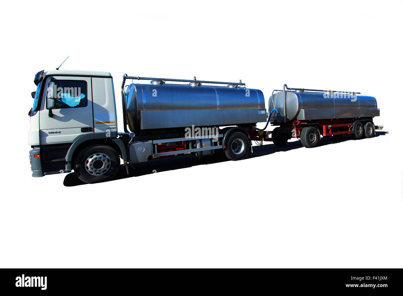 CONRAD 3056 1/43ème MERCEDES CITERNE DE LAIT