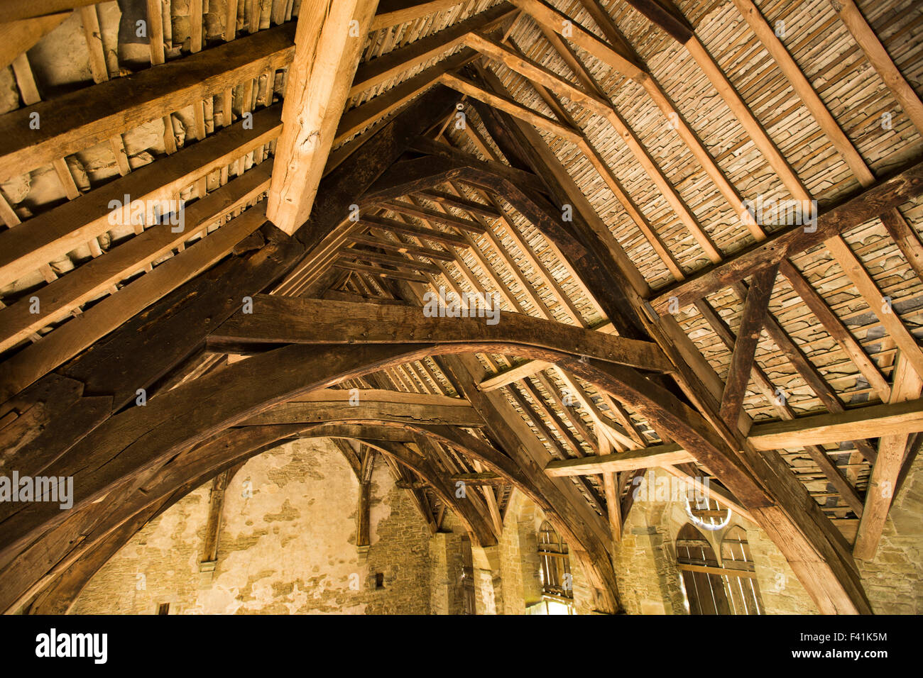 Royaume-uni, Angleterre, Shropshire, Craven Arms, Château Stokesay, grande salle, charpente en bois Banque D'Images