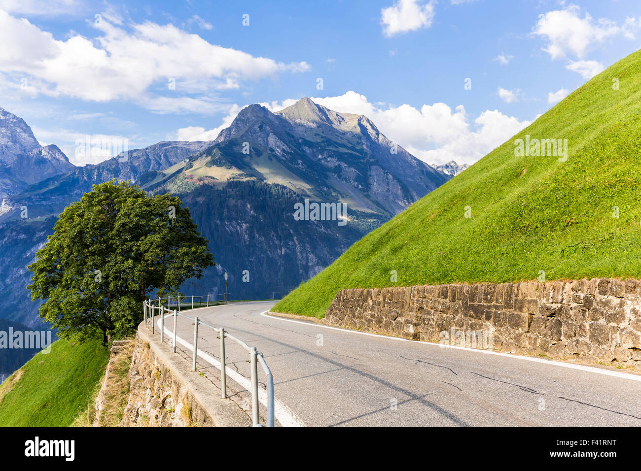 Route du col du Klausen, Schächental, Canton d'Uri, Suisse Banque D'Images