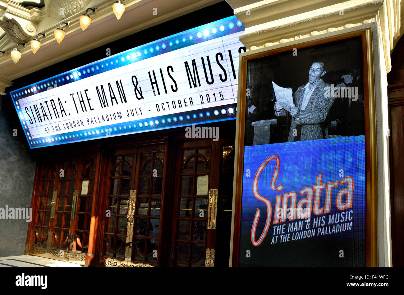 Londres, Angleterre, Royaume-Uni. 'Sinatra : l'homme et sa musique" au London Palladium (octobre 2015) Banque D'Images