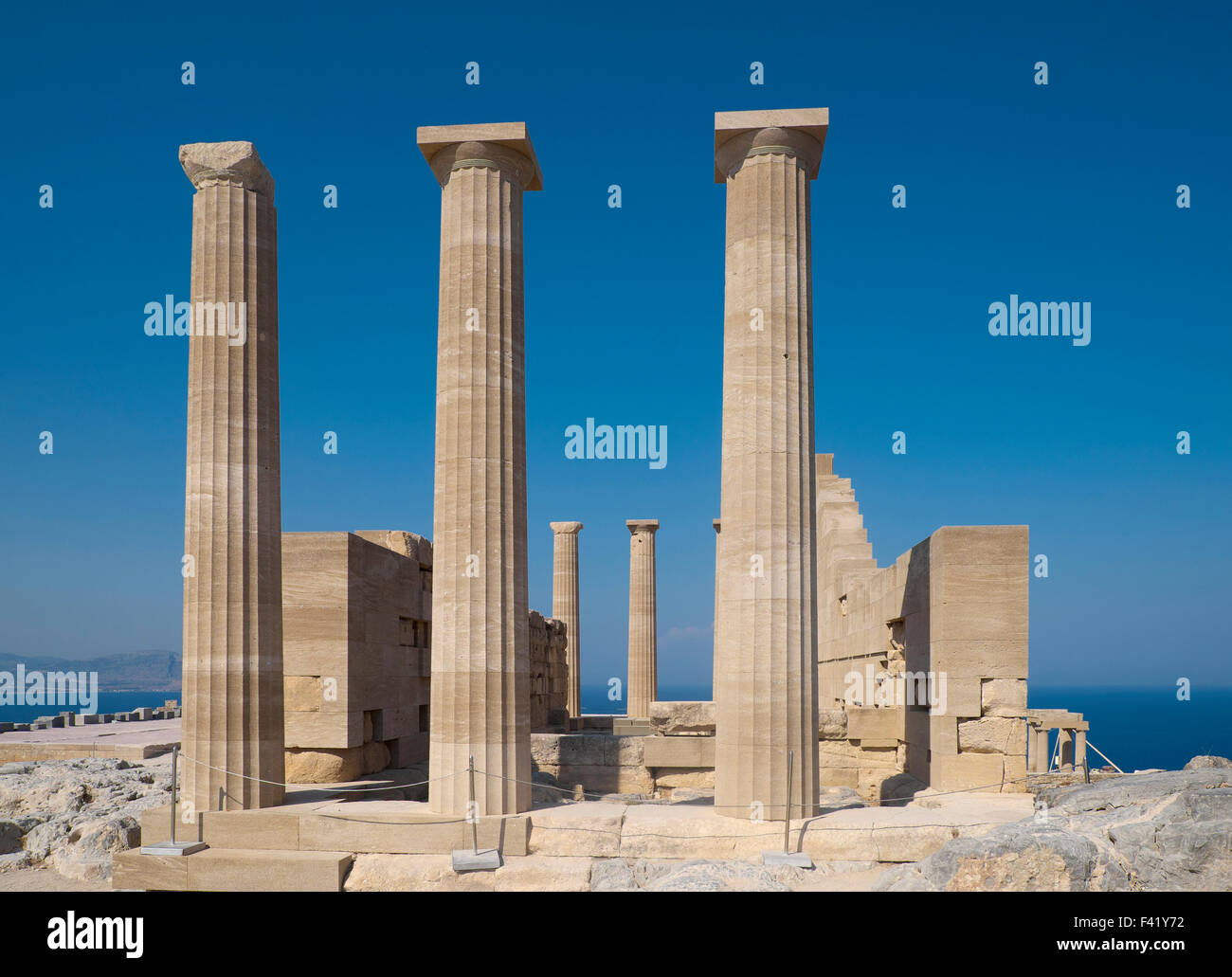 Le temple romain, l'Acropole de Lindos, Lindos, Rhodes, Dodécanèse, Grèce Islande Banque D'Images