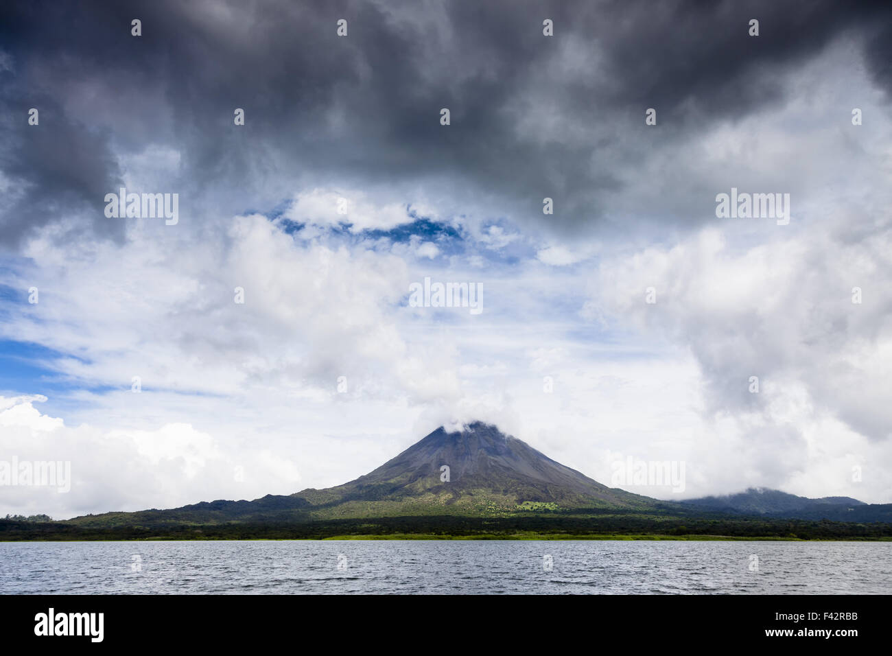 Le Volcan Arenal au Costa Rica Banque D'Images