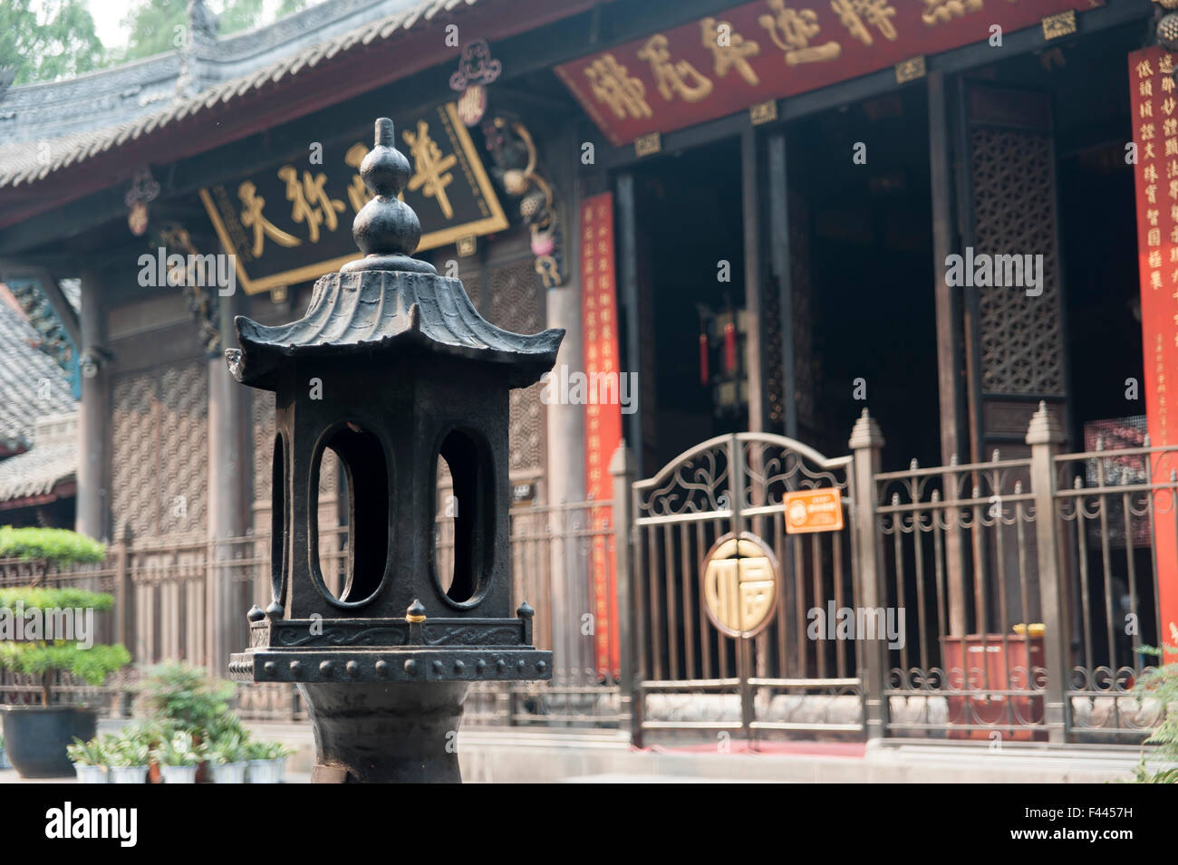 Déco à l'intérieur d'un temple chinois en Chine Banque D'Images