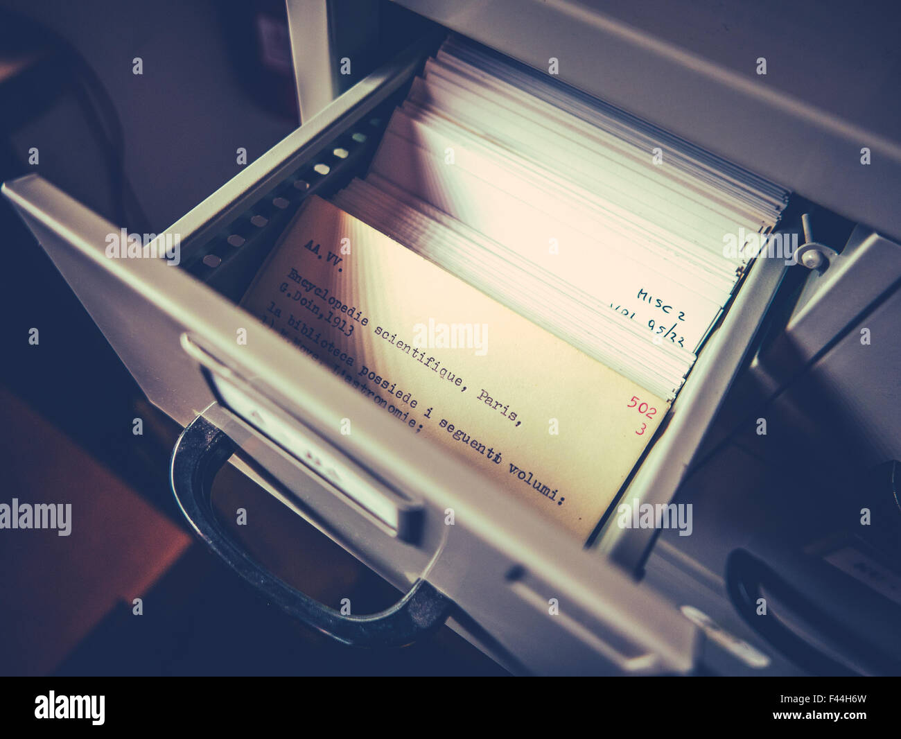 Cartes d'index dans une université à l'ancienne Bibliothèque universitaire à Rome, Italie Banque D'Images