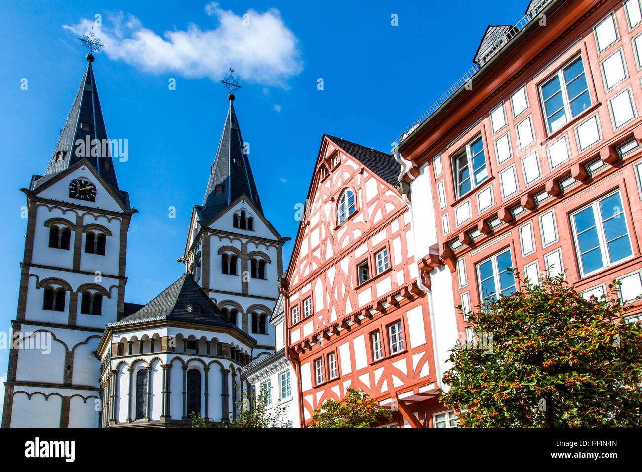 Vieille ville de Boppard dans le Rheingau, Patrimoine Mondial de l'UNESCO de la vallée du Haut-Rhin moyen, la basilique de Severus Banque D'Images