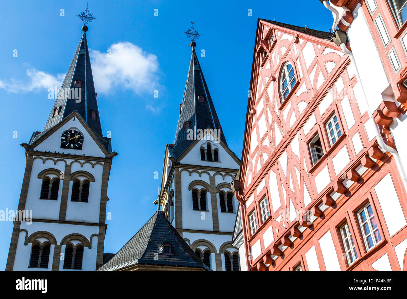 Vieille ville de Boppard dans le Rheingau, Patrimoine Mondial de l'UNESCO de la vallée du Haut-Rhin moyen, la basilique de Severus Banque D'Images