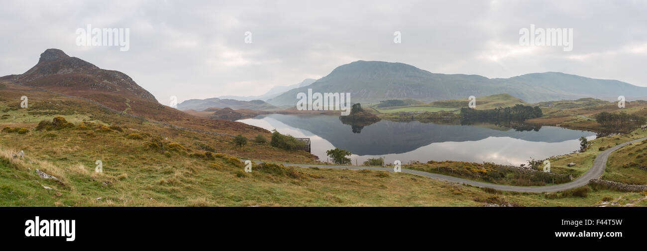 Panorama de l'aube sur Cregennan les lacs, Gwynedd, Parc National de Snowdonia, le Nord du Pays de Galles, Royaume-Uni Banque D'Images