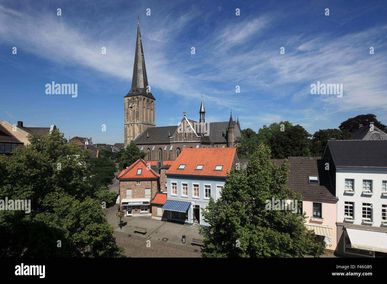 Stadtansicht mit église paroissiale Saint Clemens und propose dans Viersen-Suechteln, Niederrhein, Nordrhein-Westfalen Banque D'Images