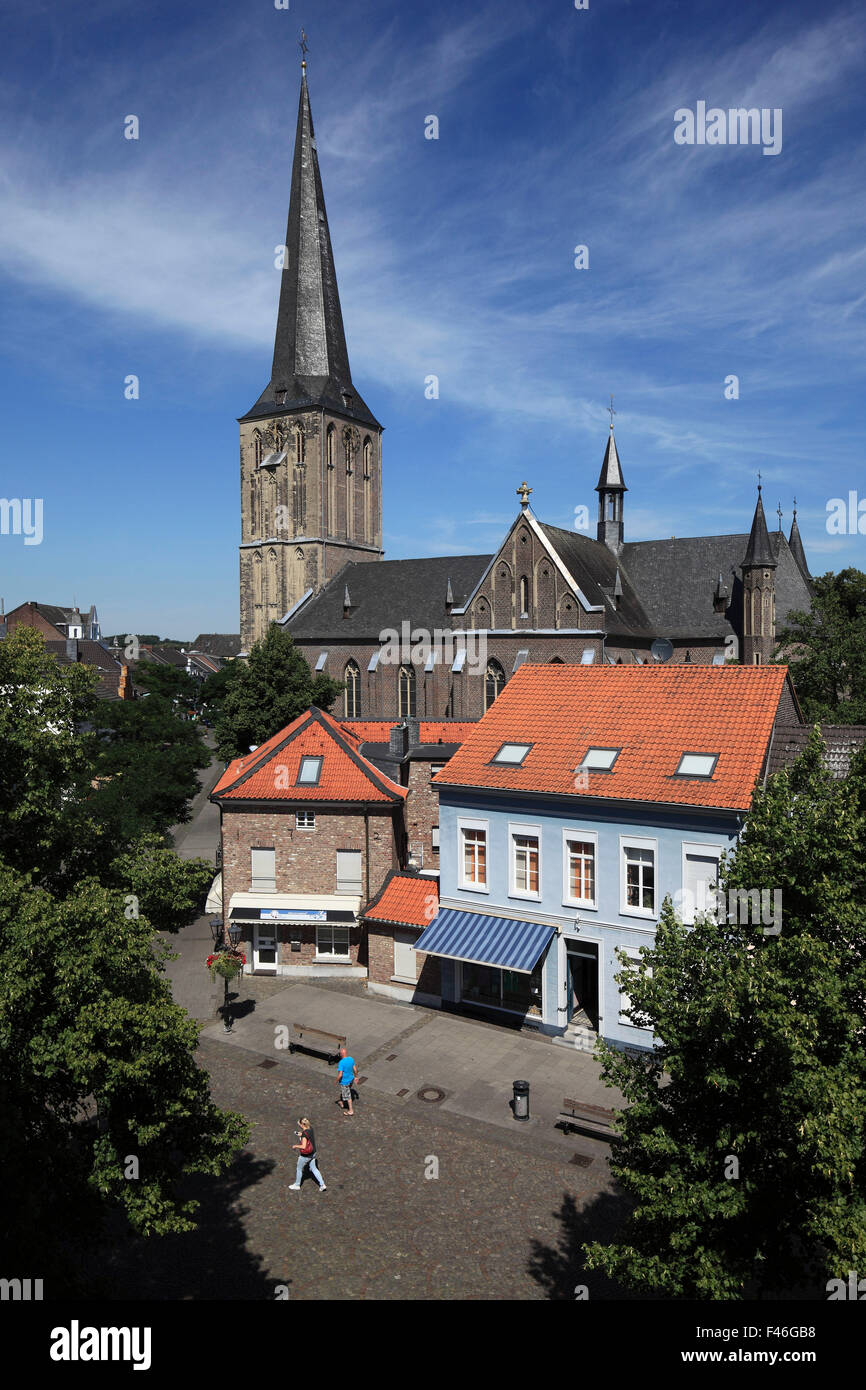 Stadtansicht mit église paroissiale Saint Clemens und propose dans Viersen-Suechteln, Niederrhein, Nordrhein-Westfalen Banque D'Images