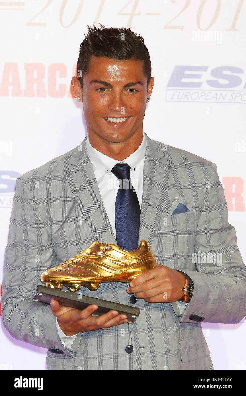 Cristiano Ronaldo reçoit son quatrième Golden Boot Award en une ligne que  le buteur le plus élevé de l'lieues au Palace Hotel à Madrid, Espagne. 13  octobre, 2015 Photo Stock - Alamy