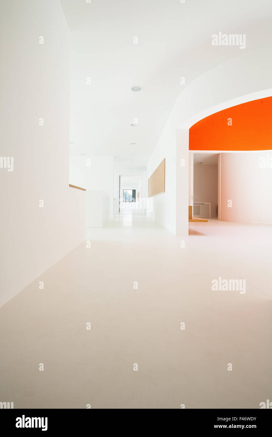 Nouvelle architecture, de l'intérieur, vue de couloir Banque D'Images
