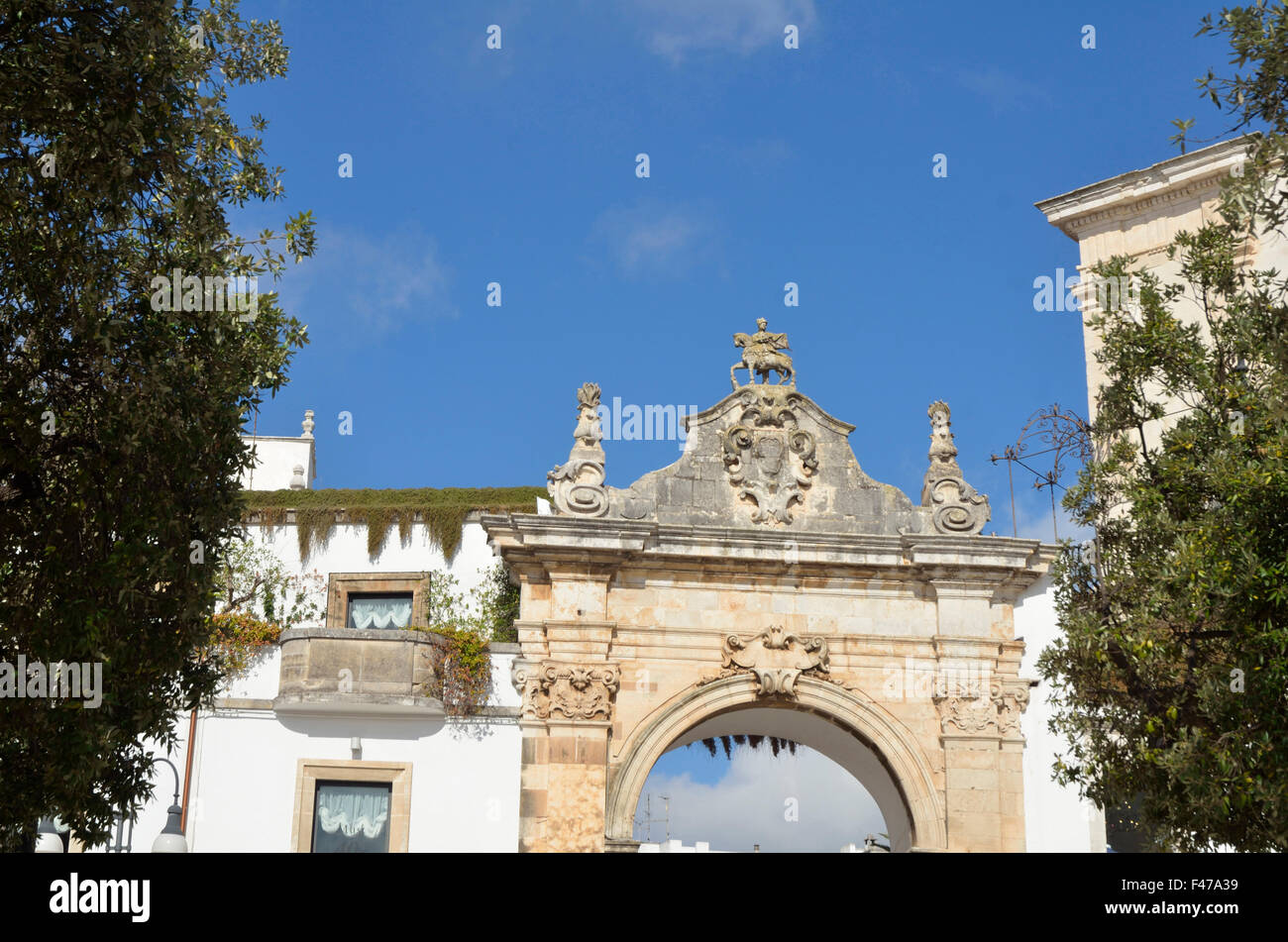 Porte de la ville, Porta di Stefano, Archway, Martina Franca, Valle d'Itria, Pouille, Italie, Europe. Banque D'Images