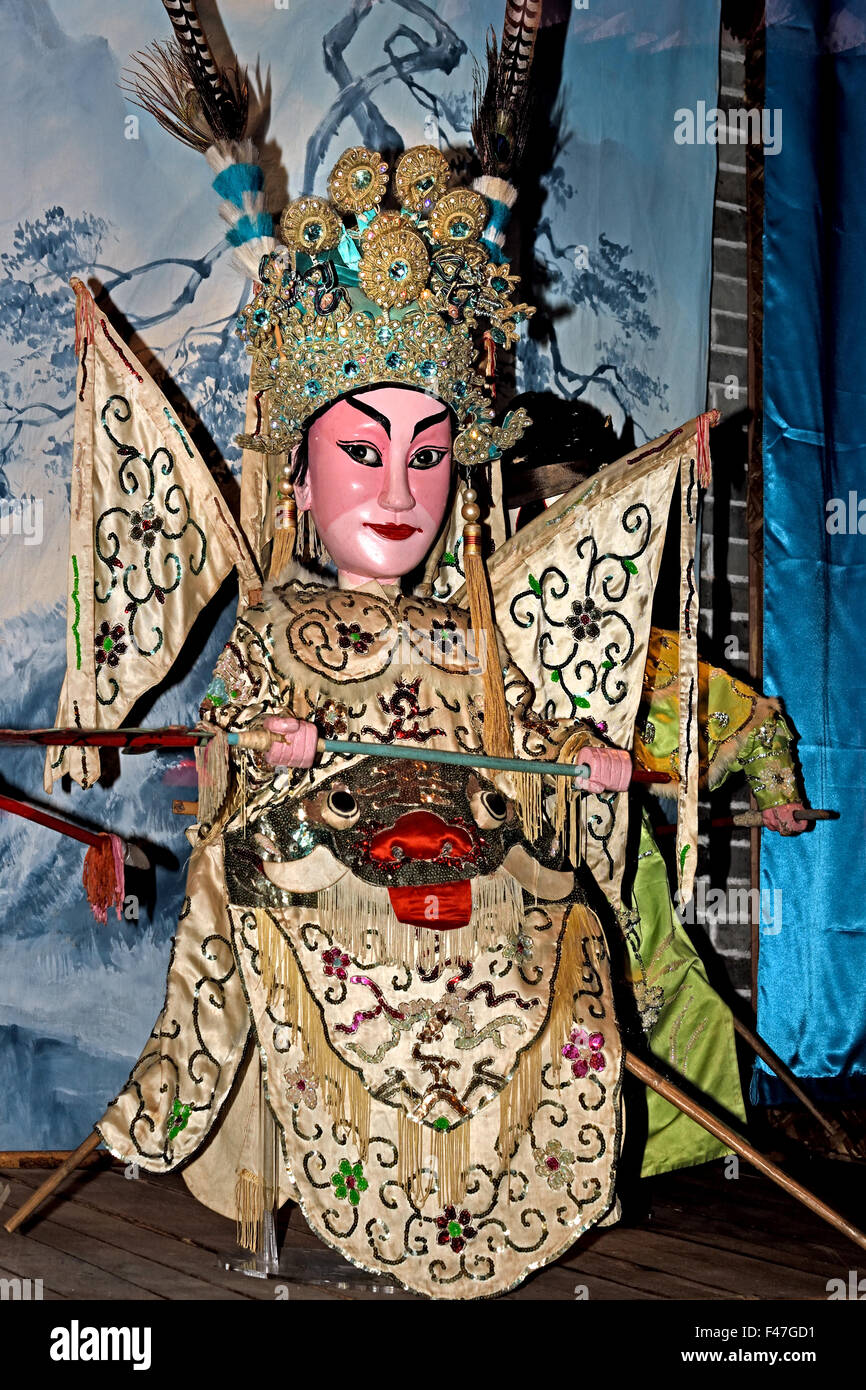 Théâtre de marionnettes Titre : Di Qing Sanqu (Zhenzhuqi Di général à plusieurs reprises à l'encontre de la Qing Barbares) Chine Chinese Di Qing (1008-1057), anciennement romanisée comme Ti Ch'ing, était un général de la dynastie des Song du Nord. Musée d'histoire, Hong Kong chinois Chine Banque D'Images
