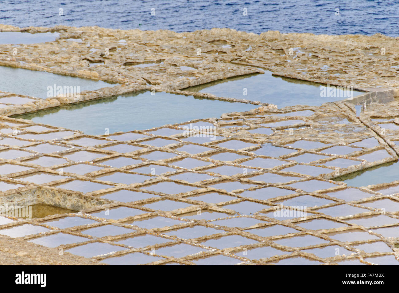 Flieds sel, salines, Gozo, Malte, Europe du Sud, Mer Méditerranée Banque D'Images Flieds sel, salines, Gozo, Malte, Europe du Sud, Mer Méditerranée Banque D'Images