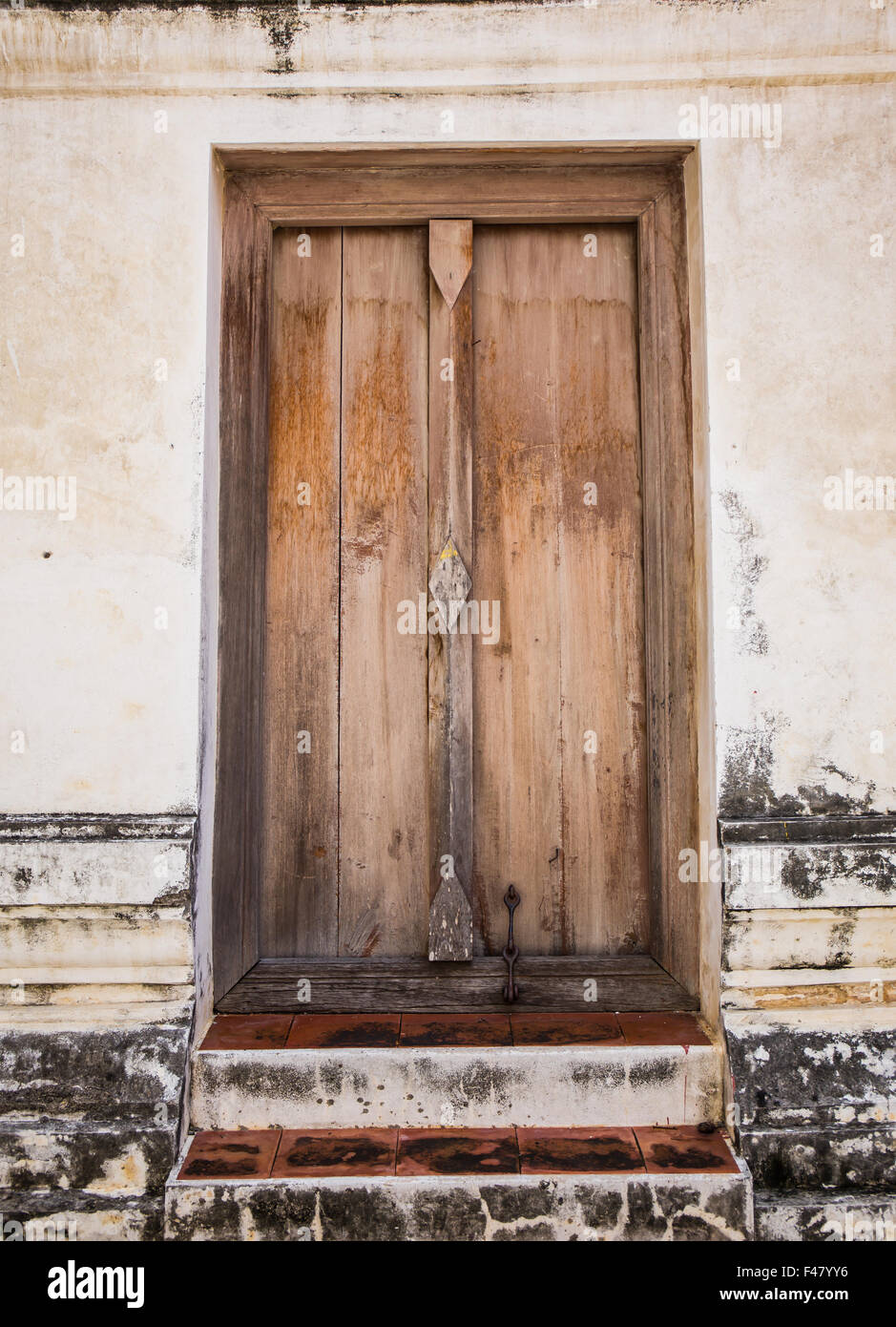 Cadre de porte en bois Banque de photographies et d'images à haute  résolution - Alamy
