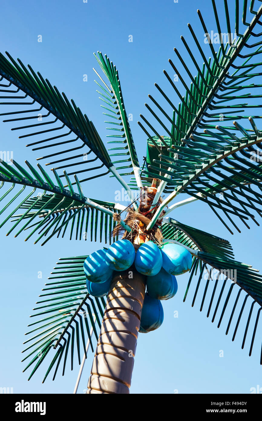 Fake plastic palm tree Banque de photographies et d'images à haute  résolution - Alamy