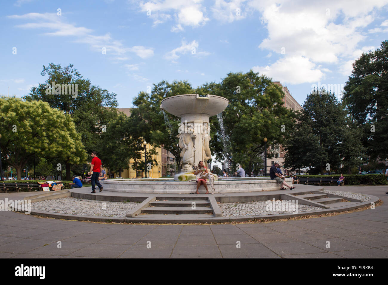 WASHINGTON, DC - 8 août, 2015 : Avis de fontaine à Dupont Circle, à Washington DC. Banque D'Images WASHINGTON, DC - 8 août, 2015 : Avis de fontaine à Dupont Circle, à Washington DC. Banque D'Images