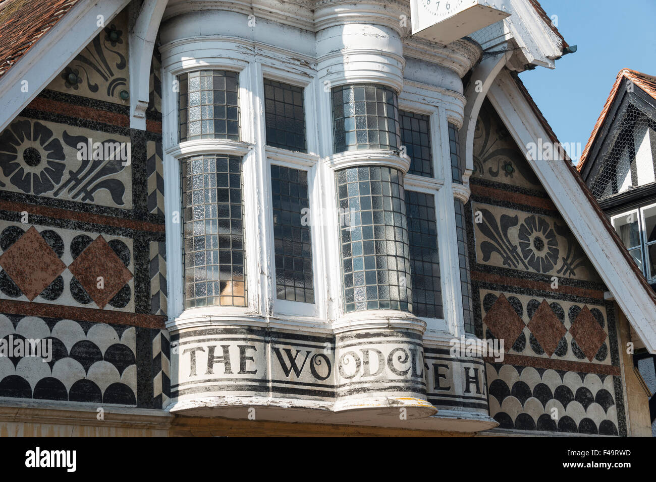 Fenêtres en baie d'Woodclyffe Hall, High Street, Wargrave Wargrave, Berkshire, Angleterre, Royaume-Uni Banque D'Images