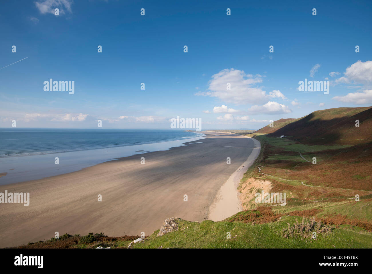 Rhossili Bay Beach sur la péninsule de Gower à Swansea, Pays de Galles du Sud. La plage a été voté la meilleure plage du Royaume-Uni. Banque D'Images