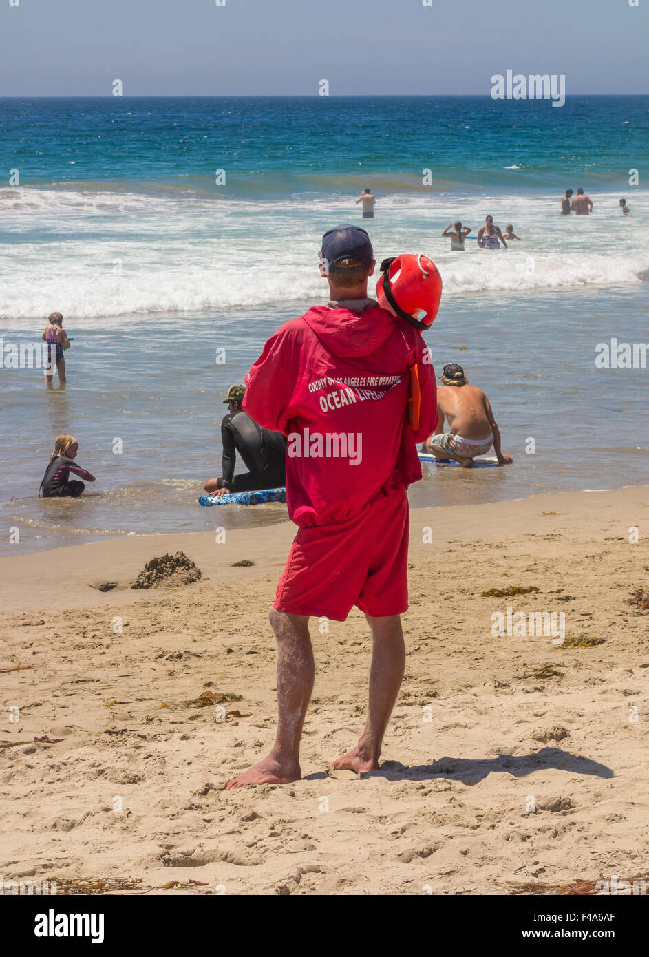 ZUMA Beach, Californie, USA - Personnes à Zuma beach, plage publique au nord de Malibu. Banque D'Images