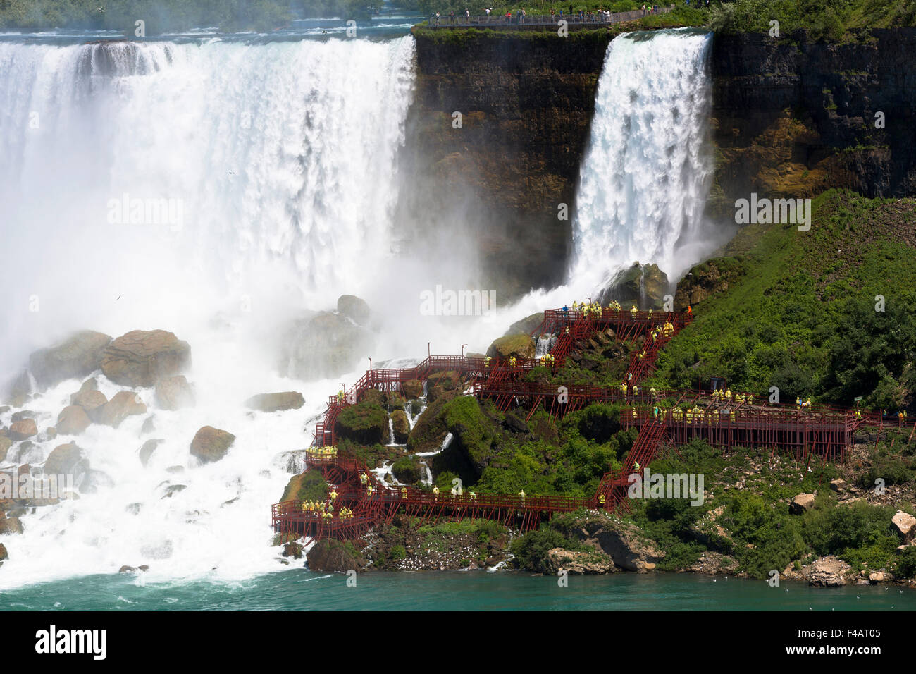 Niagara (American Falls) observation deck vu de Canada Banque D'Images