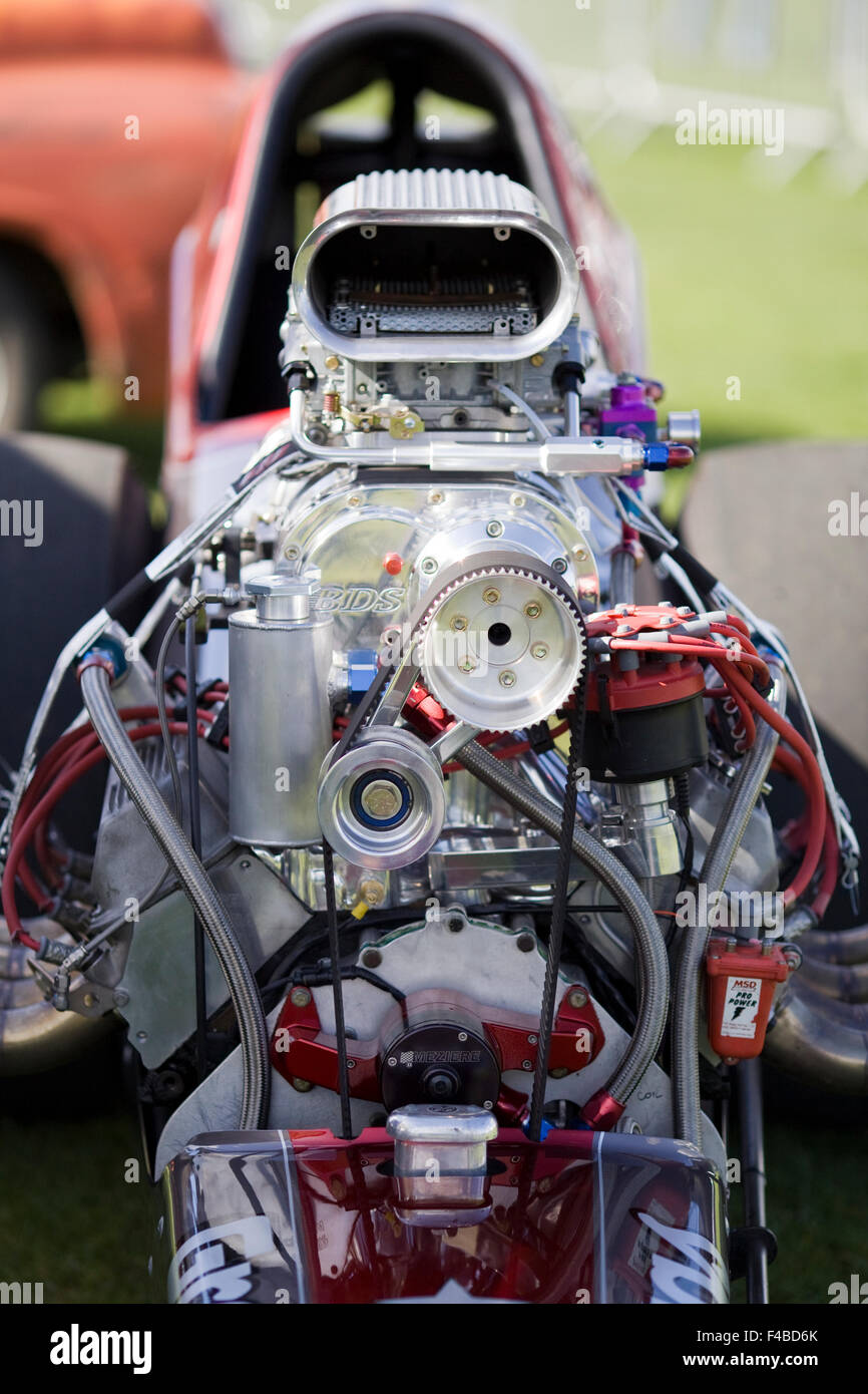 Moteur d'une voiture de course dragster Banque D'Images