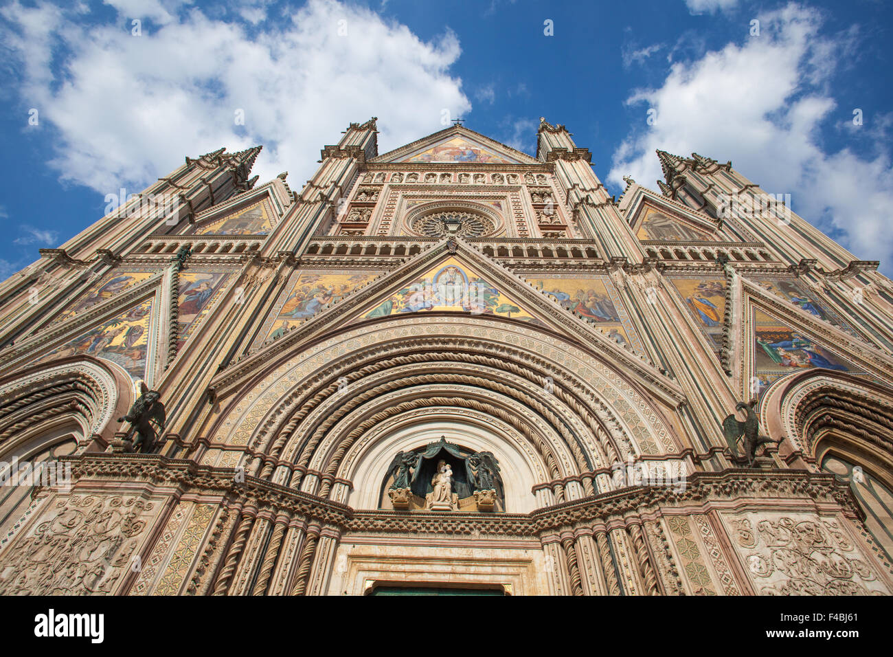 La Cathédrale d'Orvieto est un grand 14e siècle cathédrale catholique romaine situé dans la ville d'Orvieto en Italie centrale. Banque D'Images