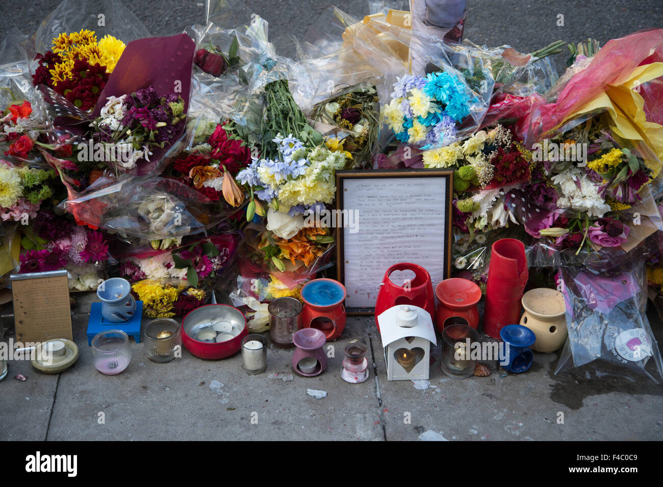 Mémorial de Moïse Fadairo âgés de 25 ans, qui a été tué le Chatsworth Road London, le 28 septembre 2015 Banque D'Images