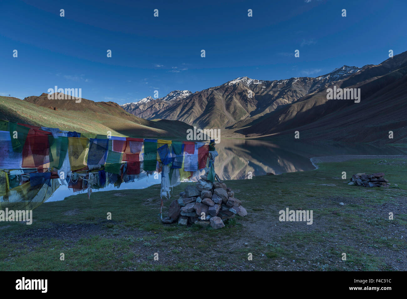 Tôt le matin, au lac Chandratal Banque D'Images