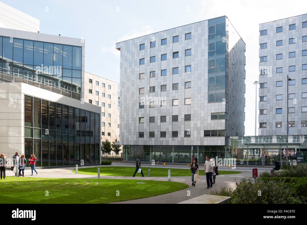 Cour intérieure à l'Université de Bedfordshire, Place de l'université, Luton, Bedfordshire, England, United Kingdom Banque D'Images
