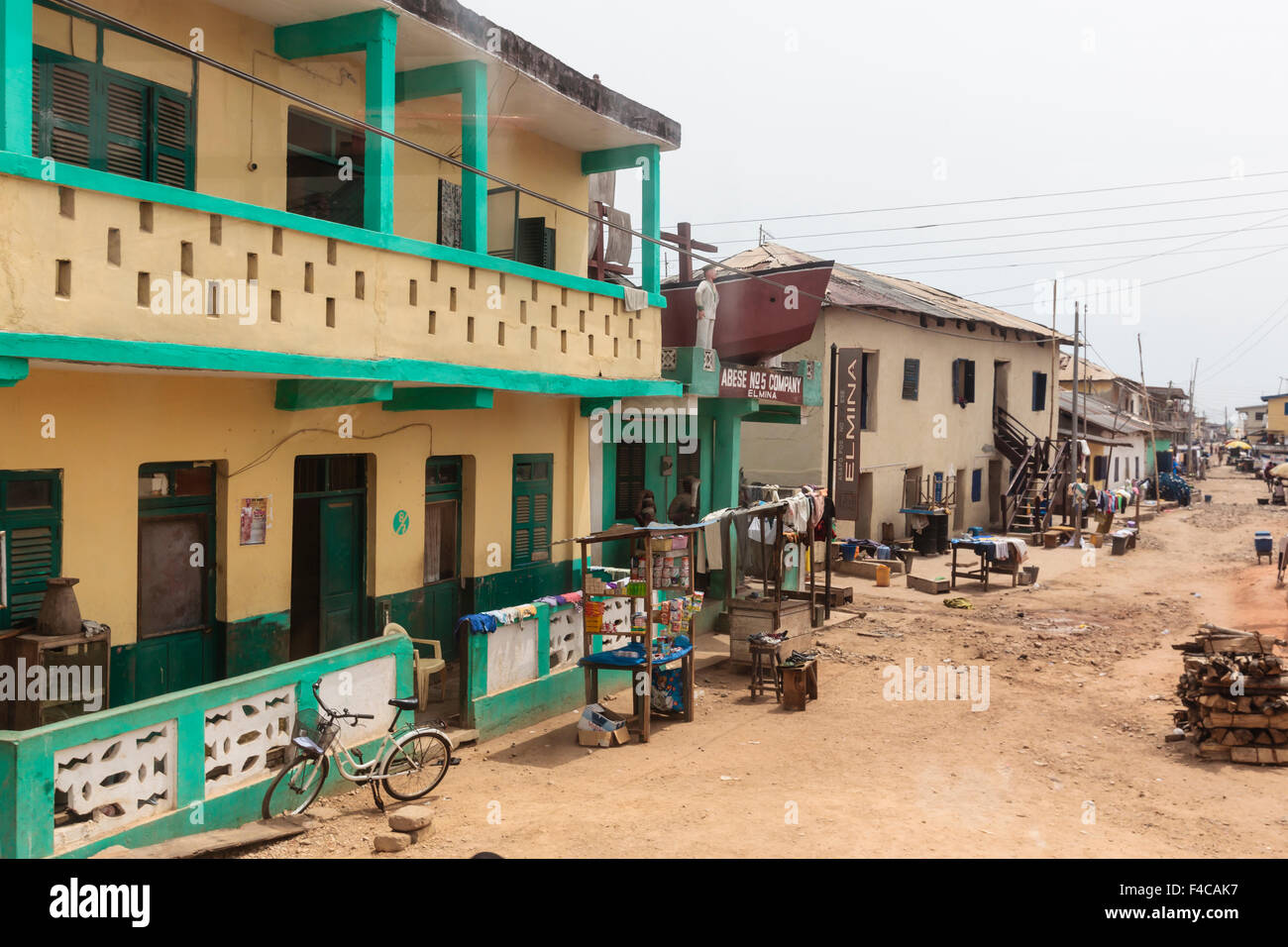 L'Afrique, Afrique de l'Ouest, le Ghana, Cape Coast, Elmina. Abese numéro cinq, un Asafo Post que représente le rôle de la marine tout au long de l'histoire d'Elmina. Banque D'Images