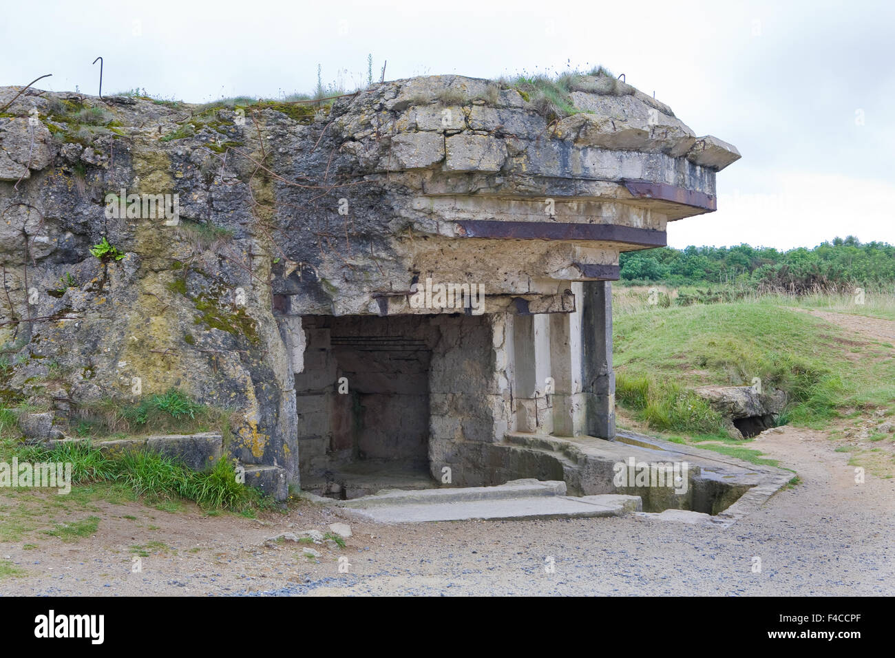 Canon allemand ruiné au bunkers de la Pointe du Hoc en Normandie France Banque D'Images