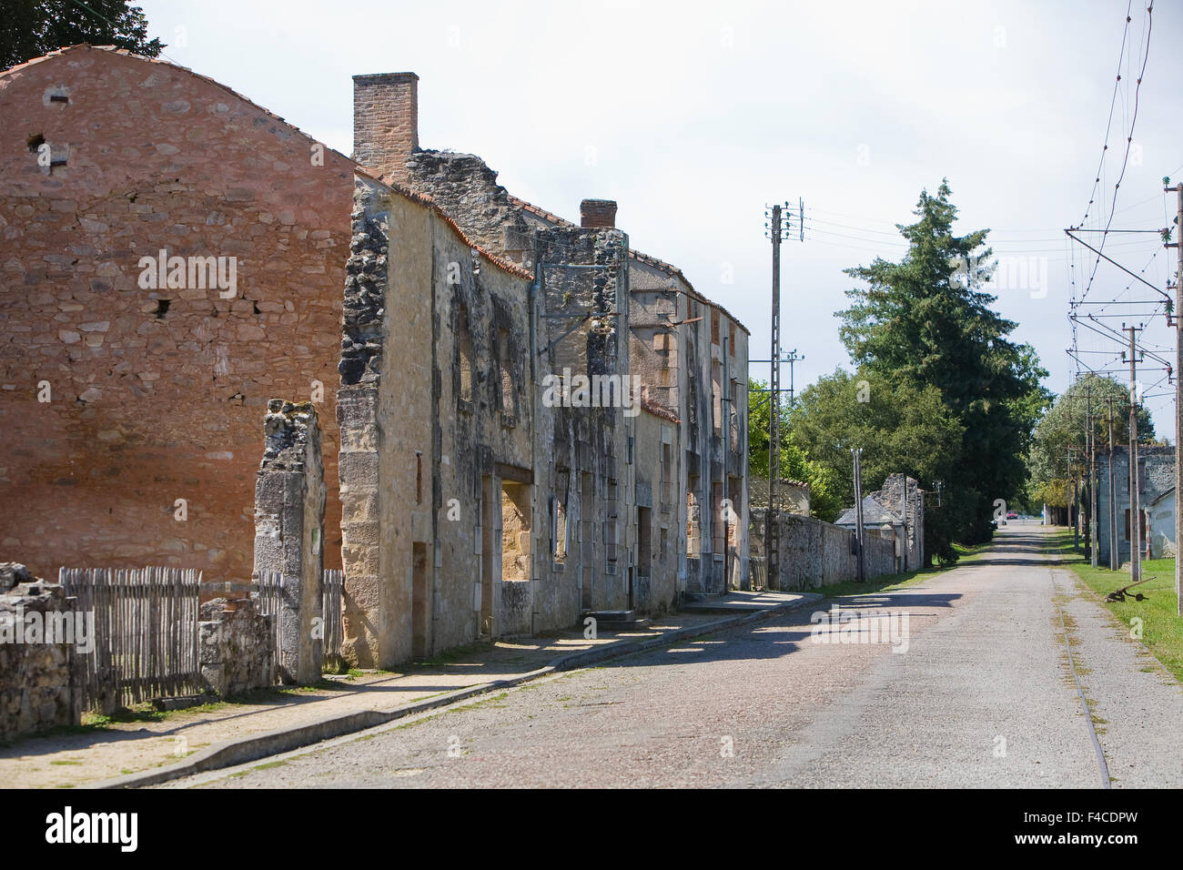 Le village en ruines de Oradour-Sur-Glane en France où 642 de ses habitants, dont des femmes et des enfants, ont été massacrés Banque D'Images