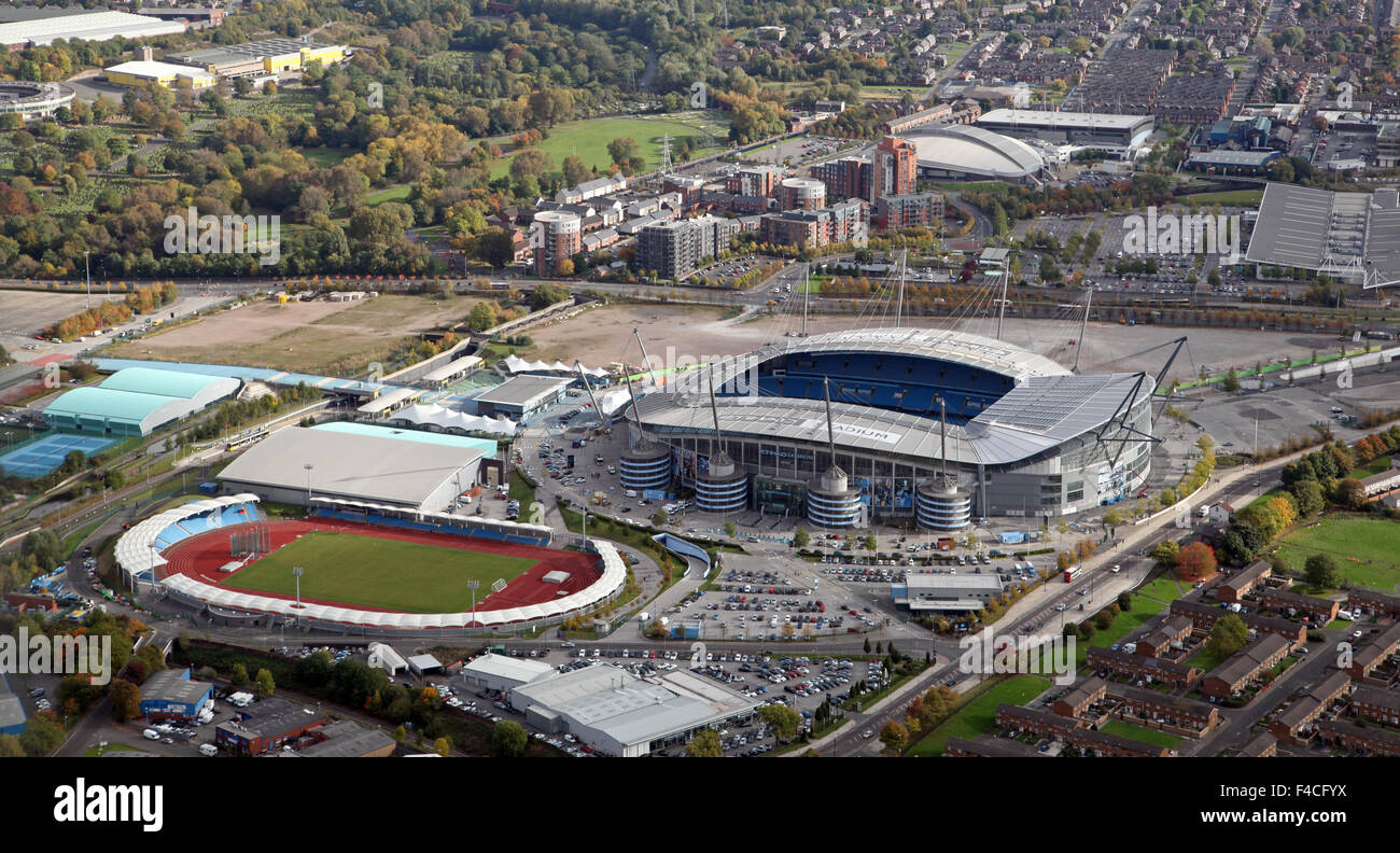 Vue aérienne de l'Etihad Stadium & Manchester Arena régional & National Squash Center, Manchester, UK Banque D'Images