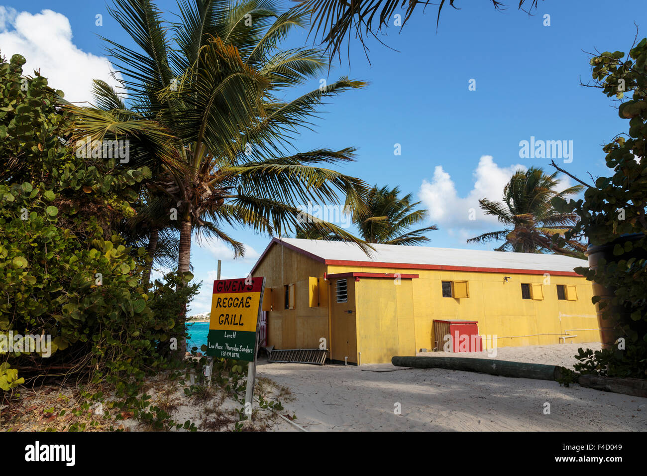 Caraïbes, Anguilla. Entrée de Gwen's Grill Reggae. Banque D'Images